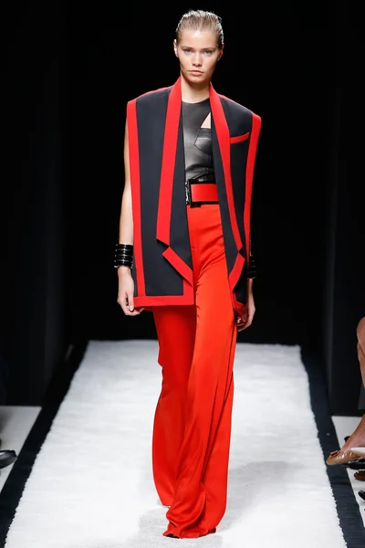 Look 25